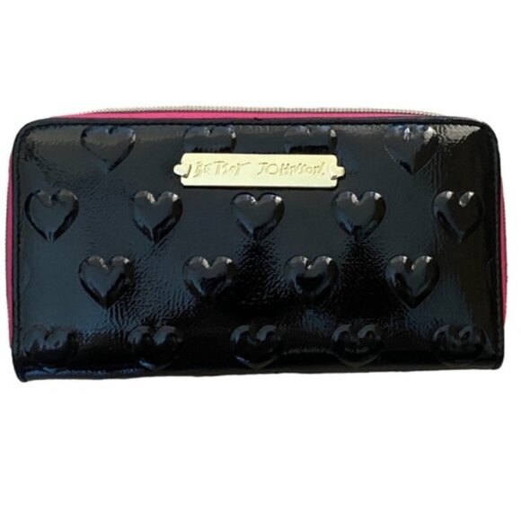 Betsey Johnson Black Puffy Heart Wallet - Picture 1 of 16